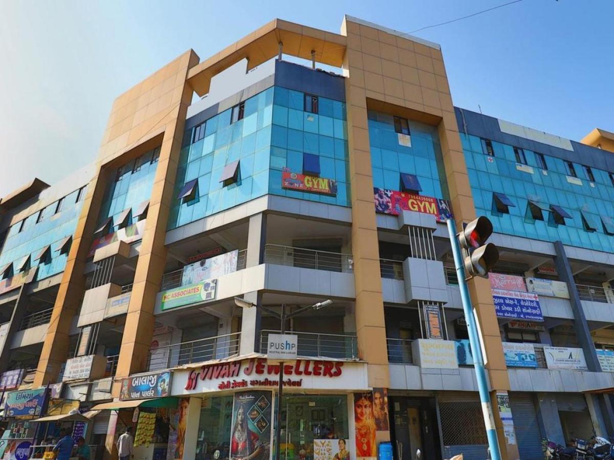 Hotel Tulip Plaza Amhedabad Dış mekan fotoğraf